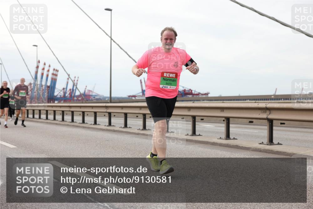 03.10.2025 - Köhlbrandbrückenlauf Lena Gebhardt http://msf.ph/oto/9130581 03.10.2025 16:06:16 Position 2 8470 meine-sportfotos.de