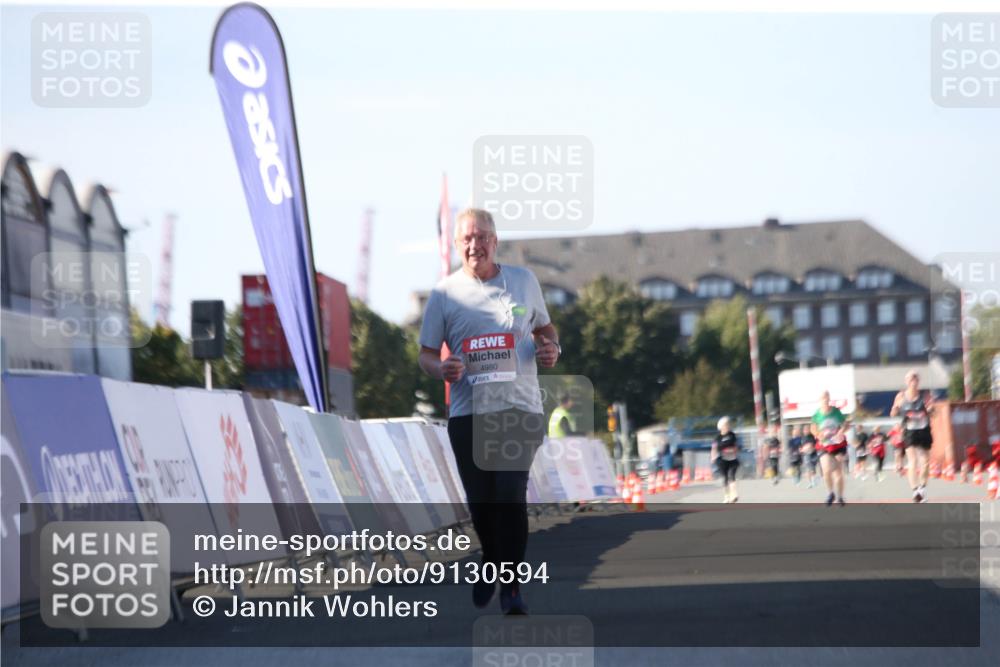 03.10.2025 - Köhlbrandbrückenlauf Jannik Wohlers http://msf.ph/oto/9130594 03.10.2025 13:47:45 Ziel 4980 meine-sportfotos.de