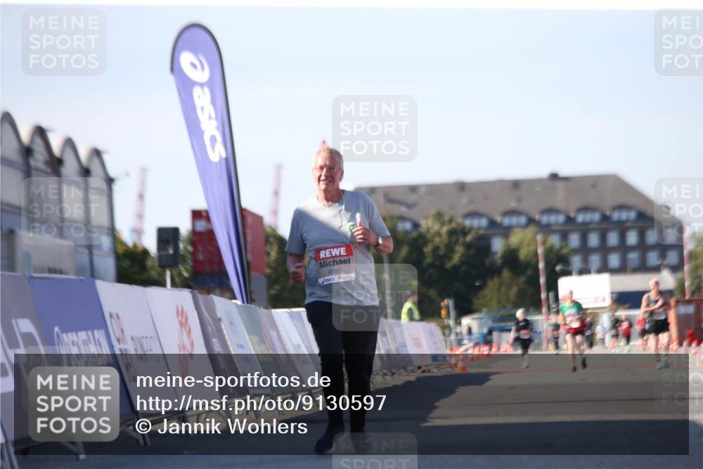 03.10.2025 - Köhlbrandbrückenlauf Jannik Wohlers http://msf.ph/oto/9130597 03.10.2025 13:47:46 Ziel 4980 meine-sportfotos.de