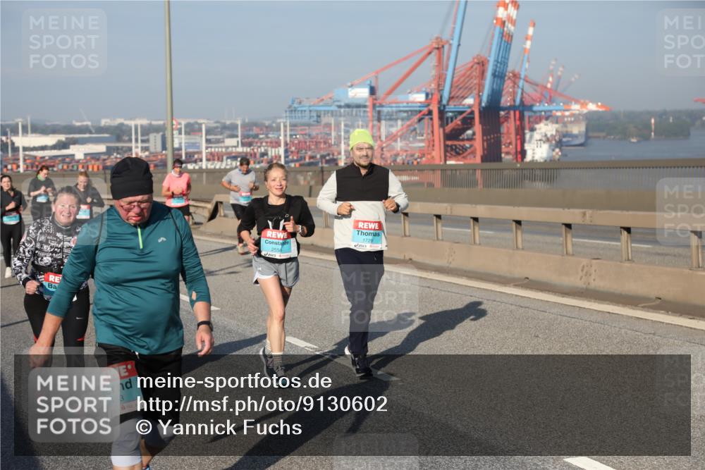 03.10.2025 - Köhlbrandbrückenlauf Yannick Fuchs http://msf.ph/oto/9130602 03.10.2025 09:03:00 Position 2 3433, 1729, 2558 meine-sportfotos.de