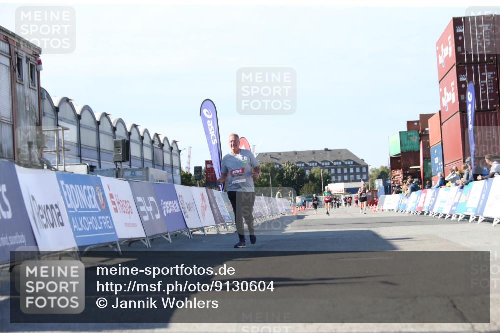 03.10.2025 - Köhlbrandbrückenlauf Jannik Wohlers http://msf.ph/oto/9130604 03.10.2025 13:47:47 Ziel 4980 meine-sportfotos.de
