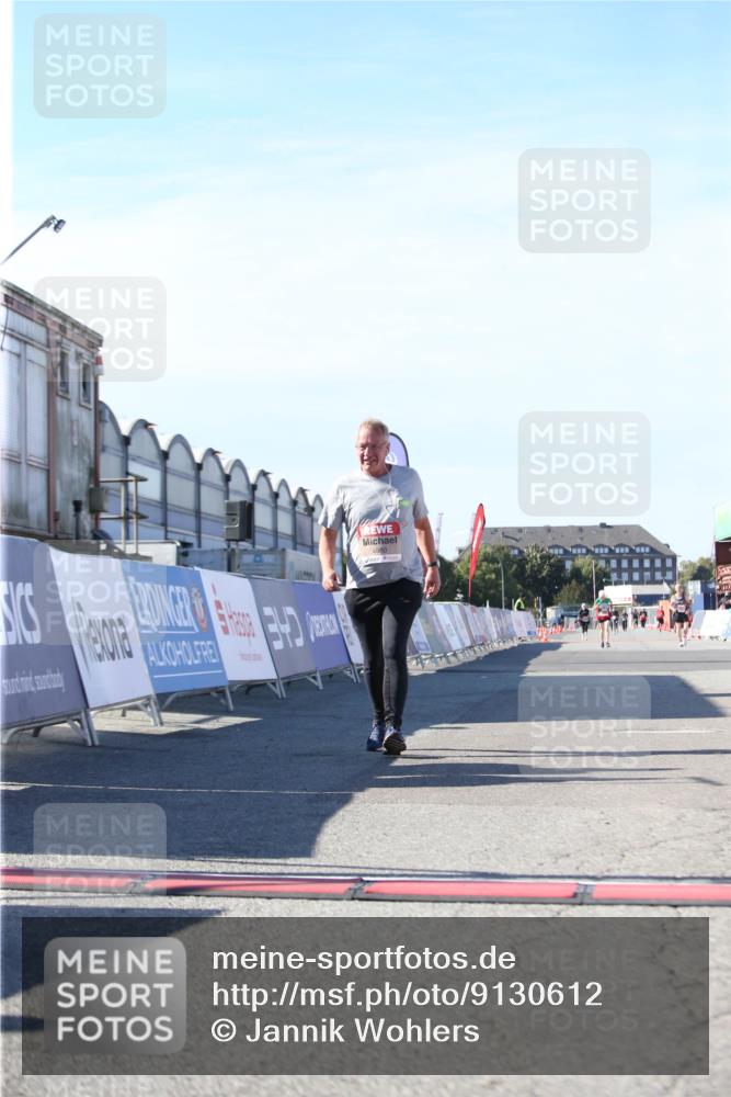 03.10.2025 - Köhlbrandbrückenlauf Jannik Wohlers http://msf.ph/oto/9130612 03.10.2025 13:47:50 Ziel 4980 meine-sportfotos.de
