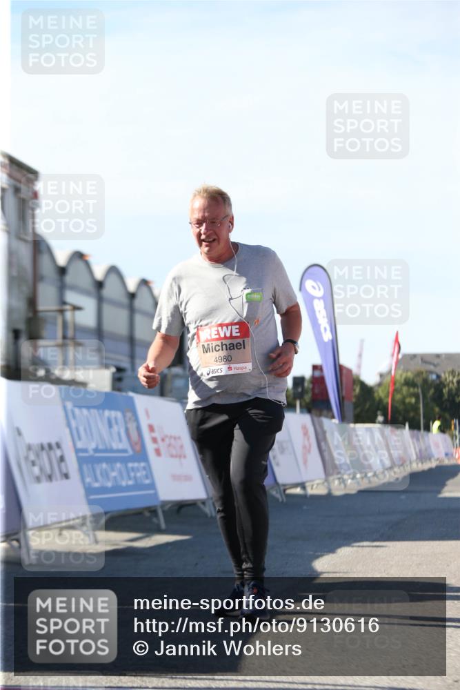 03.10.2025 - Köhlbrandbrückenlauf Jannik Wohlers http://msf.ph/oto/9130616 03.10.2025 13:47:51 Ziel 4980 meine-sportfotos.de