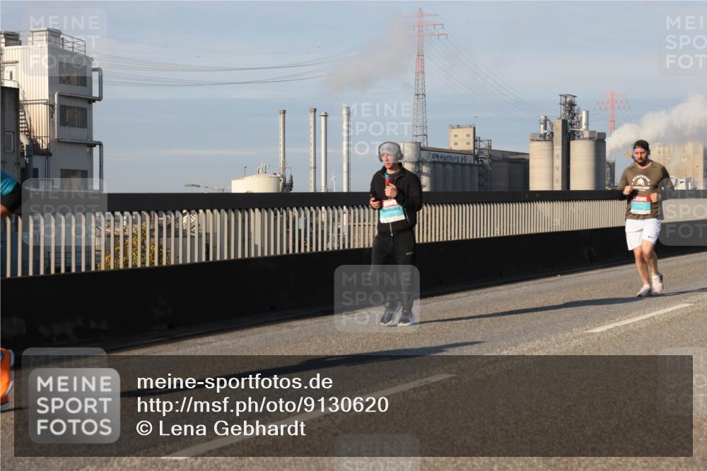 03.10.2025 - Köhlbrandbrückenlauf Lena Gebhardt http://msf.ph/oto/9130620 03.10.2025 09:49:37 Position 2  meine-sportfotos.de