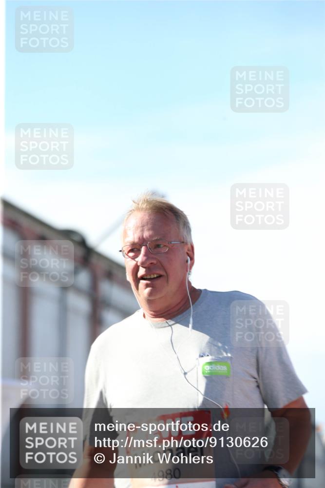 03.10.2025 - Köhlbrandbrückenlauf Jannik Wohlers http://msf.ph/oto/9130626 03.10.2025 13:47:53 Ziel 4980 meine-sportfotos.de