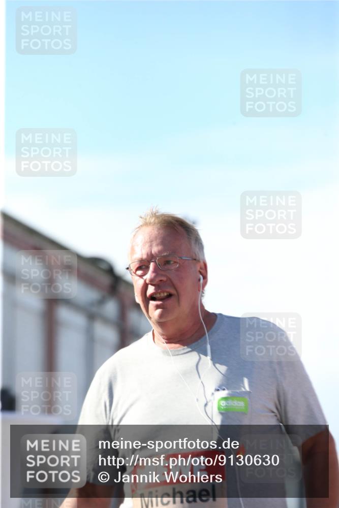 03.10.2025 - Köhlbrandbrückenlauf Jannik Wohlers http://msf.ph/oto/9130630 03.10.2025 13:47:53 Ziel 4980 meine-sportfotos.de
