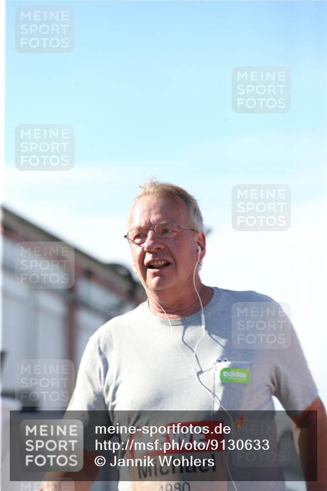 03.10.2025 - Köhlbrandbrückenlauf Jannik Wohlers http://msf.ph/oto/9130633 03.10.2025 13:47:53 Ziel 4980 meine-sportfotos.de