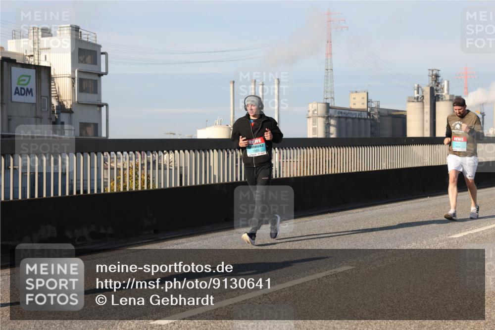 03.10.2025 - Köhlbrandbrückenlauf Lena Gebhardt http://msf.ph/oto/9130641 03.10.2025 09:49:37 Position 2 1559 meine-sportfotos.de