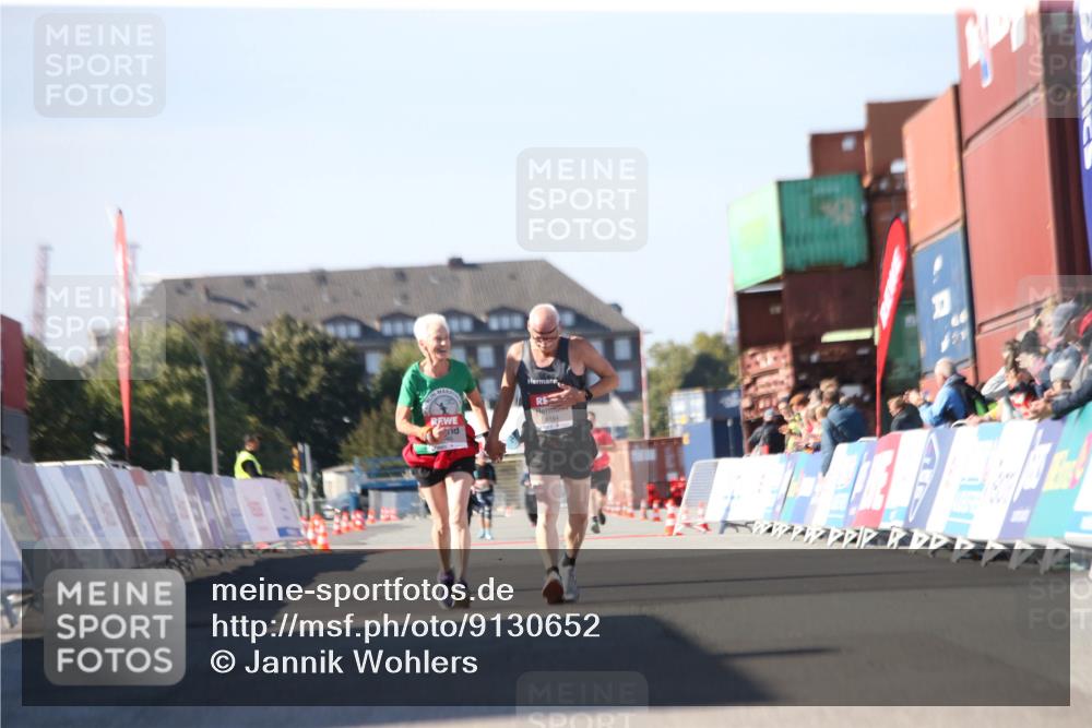 03.10.2025 - Köhlbrandbrückenlauf Jannik Wohlers http://msf.ph/oto/9130652 03.10.2025 13:48:03 Ziel  meine-sportfotos.de