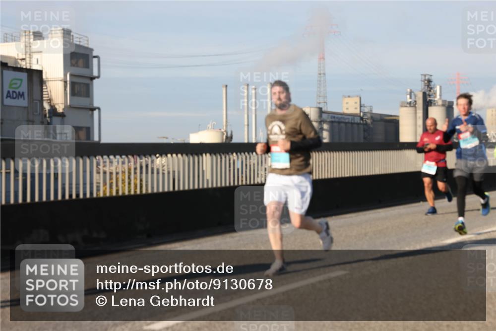 03.10.2025 - Köhlbrandbrückenlauf Lena Gebhardt http://msf.ph/oto/9130678 03.10.2025 09:49:39 Position 2  meine-sportfotos.de