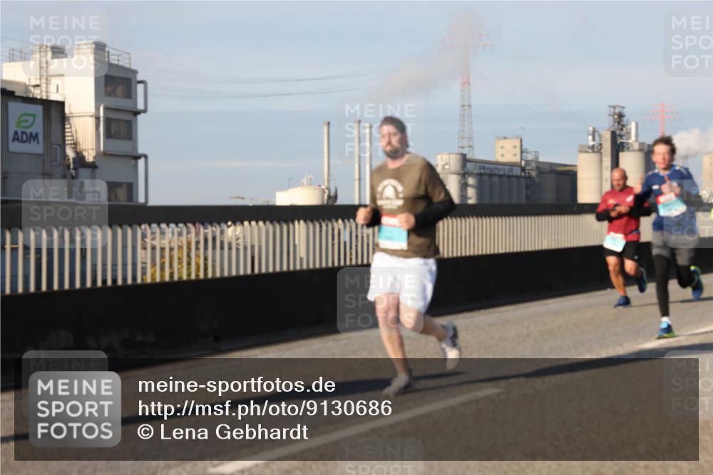 03.10.2025 - Köhlbrandbrückenlauf Lena Gebhardt http://msf.ph/oto/9130686 03.10.2025 09:49:39 Position 2  meine-sportfotos.de