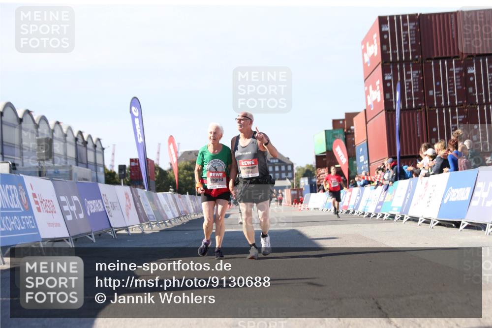 03.10.2025 - Köhlbrandbrückenlauf Jannik Wohlers http://msf.ph/oto/9130688 03.10.2025 13:48:10 Ziel 6164, 6165 meine-sportfotos.de