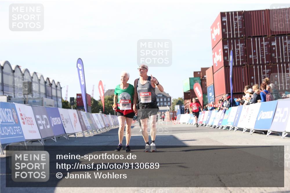 03.10.2025 - Köhlbrandbrückenlauf Jannik Wohlers http://msf.ph/oto/9130689 03.10.2025 13:48:10 Ziel 6164, 6165 meine-sportfotos.de