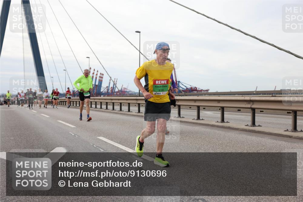03.10.2025 - Köhlbrandbrückenlauf Lena Gebhardt http://msf.ph/oto/9130696 03.10.2025 16:06:26 Position 2 8180 meine-sportfotos.de