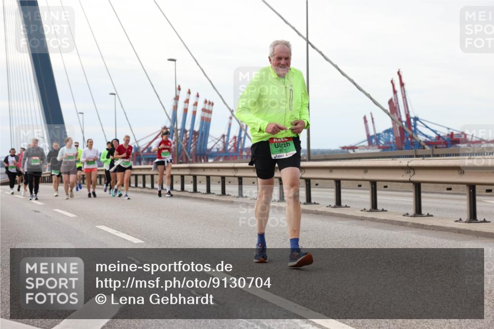 03.10.2025 - Köhlbrandbrückenlauf Lena Gebhardt http://msf.ph/oto/9130704 03.10.2025 16:06:28 Position 2 921 meine-sportfotos.de
