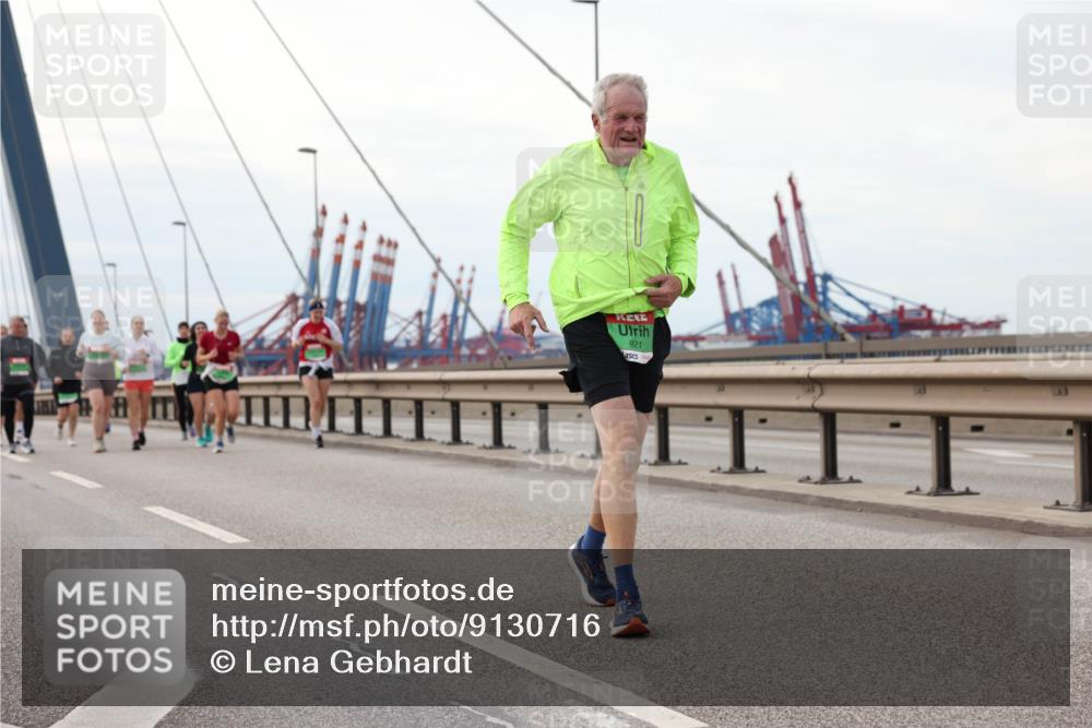 03.10.2025 - Köhlbrandbrückenlauf Lena Gebhardt http://msf.ph/oto/9130716 03.10.2025 16:06:29 Position 2 921 meine-sportfotos.de