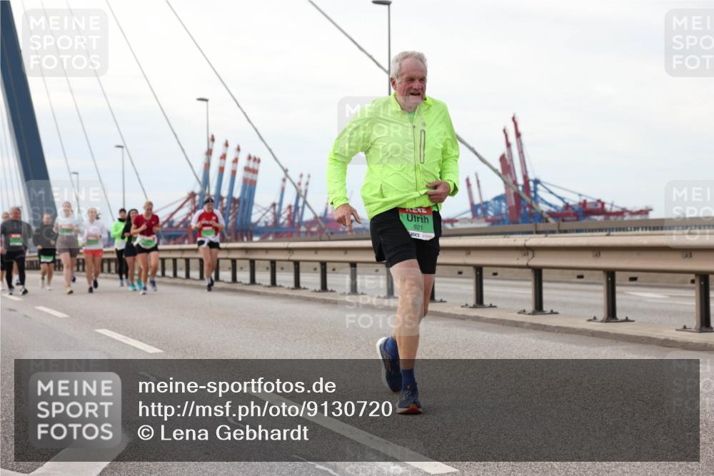 03.10.2025 - Köhlbrandbrückenlauf Lena Gebhardt http://msf.ph/oto/9130720 03.10.2025 16:06:29 Position 2 921 meine-sportfotos.de
