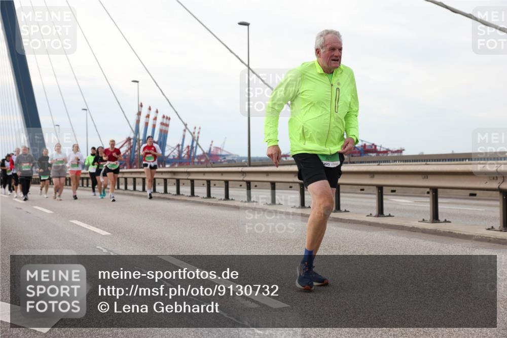 03.10.2025 - Köhlbrandbrückenlauf Lena Gebhardt http://msf.ph/oto/9130732 03.10.2025 16:06:29 Position 2 921 meine-sportfotos.de