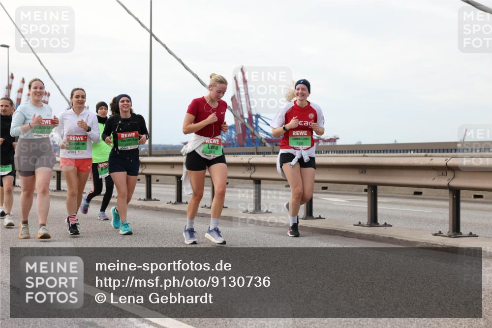 03.10.2025 - Köhlbrandbrückenlauf Lena Gebhardt http://msf.ph/oto/9130736 03.10.2025 16:06:35 Position 2 391, 8573, 8849, 9336 meine-sportfotos.de