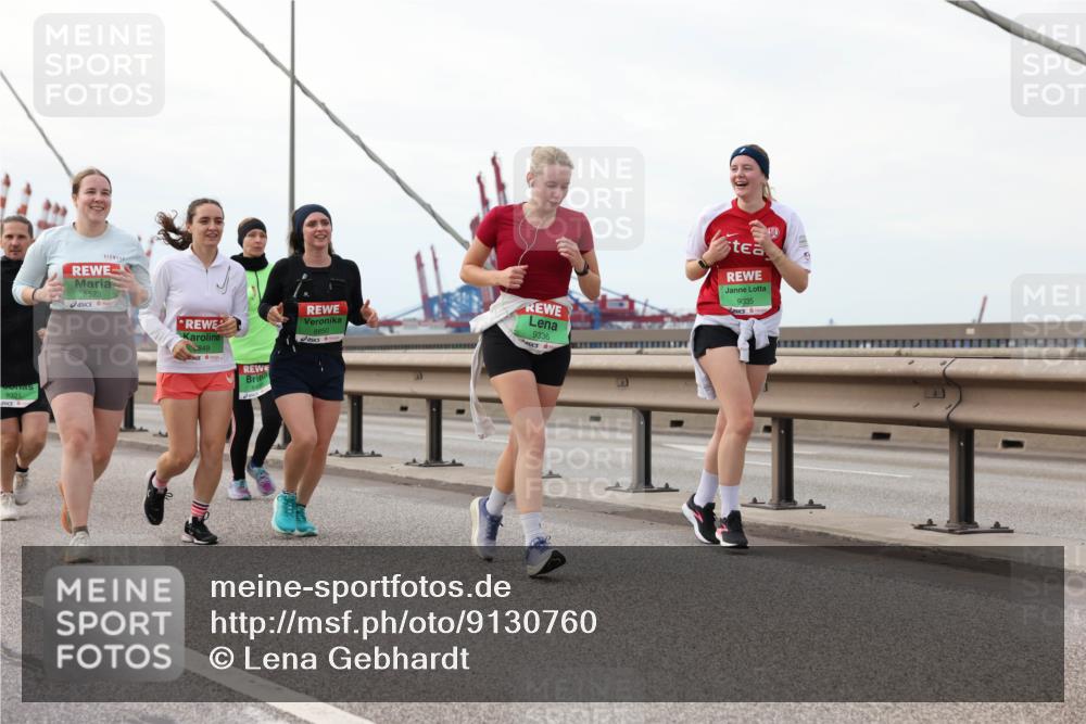 03.10.2025 - Köhlbrandbrückenlauf Lena Gebhardt http://msf.ph/oto/9130760 03.10.2025 16:06:36 Position 2 8391, 8573, 849, 8850, 9336, 9335 meine-sportfotos.de
