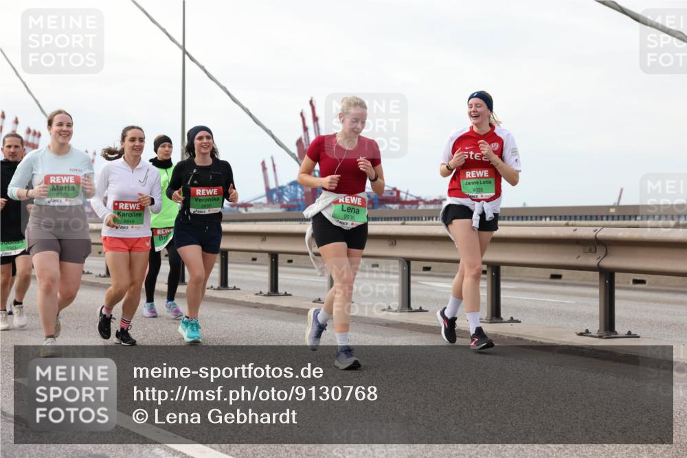 03.10.2025 - Köhlbrandbrückenlauf Lena Gebhardt http://msf.ph/oto/9130768 03.10.2025 16:06:36 Position 2 8573, 8849, 8850, 9335, 9336 meine-sportfotos.de