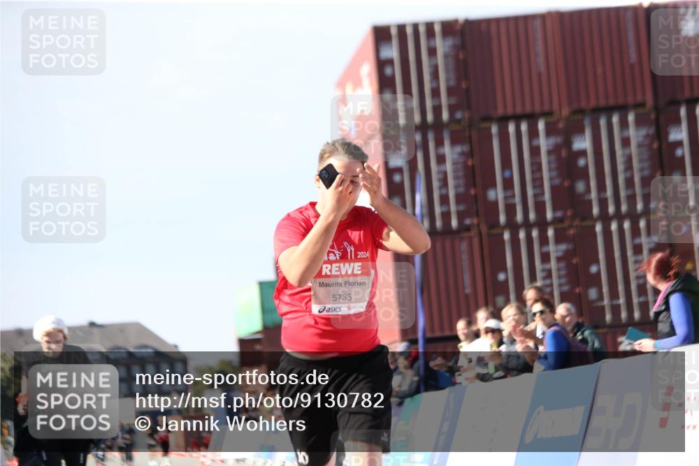 03.10.2025 - Köhlbrandbrückenlauf Jannik Wohlers http://msf.ph/oto/9130782 03.10.2025 13:48:16 Ziel 4824, 5735, 6164, 6165 meine-sportfotos.de