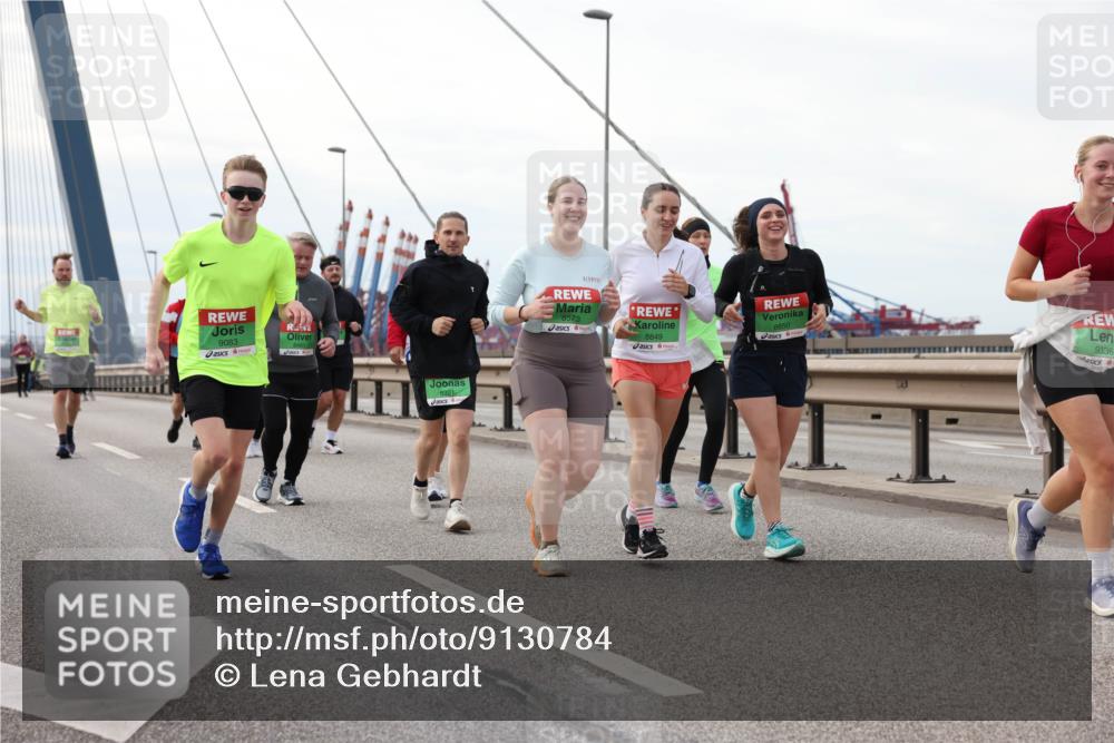 03.10.2025 - Köhlbrandbrückenlauf Lena Gebhardt http://msf.ph/oto/9130784 03.10.2025 16:06:37 Position 2 9083, 8391, 8573, 8849, 9336 meine-sportfotos.de