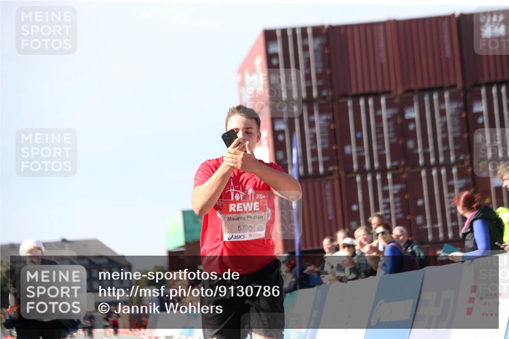 03.10.2025 - Köhlbrandbrückenlauf Jannik Wohlers http://msf.ph/oto/9130786 03.10.2025 13:48:17 Ziel 4824, 5735, 6164, 6165 meine-sportfotos.de