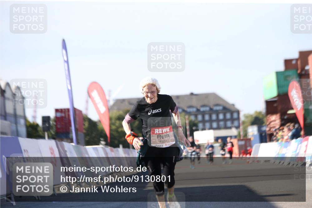 03.10.2025 - Köhlbrandbrückenlauf Jannik Wohlers http://msf.ph/oto/9130801 03.10.2025 13:48:18 Ziel 4824, 5735, 6164, 6165 meine-sportfotos.de