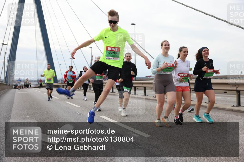 03.10.2025 - Köhlbrandbrückenlauf Lena Gebhardt http://msf.ph/oto/9130804 03.10.2025 16:06:38 Position 2 9083, 8573 meine-sportfotos.de