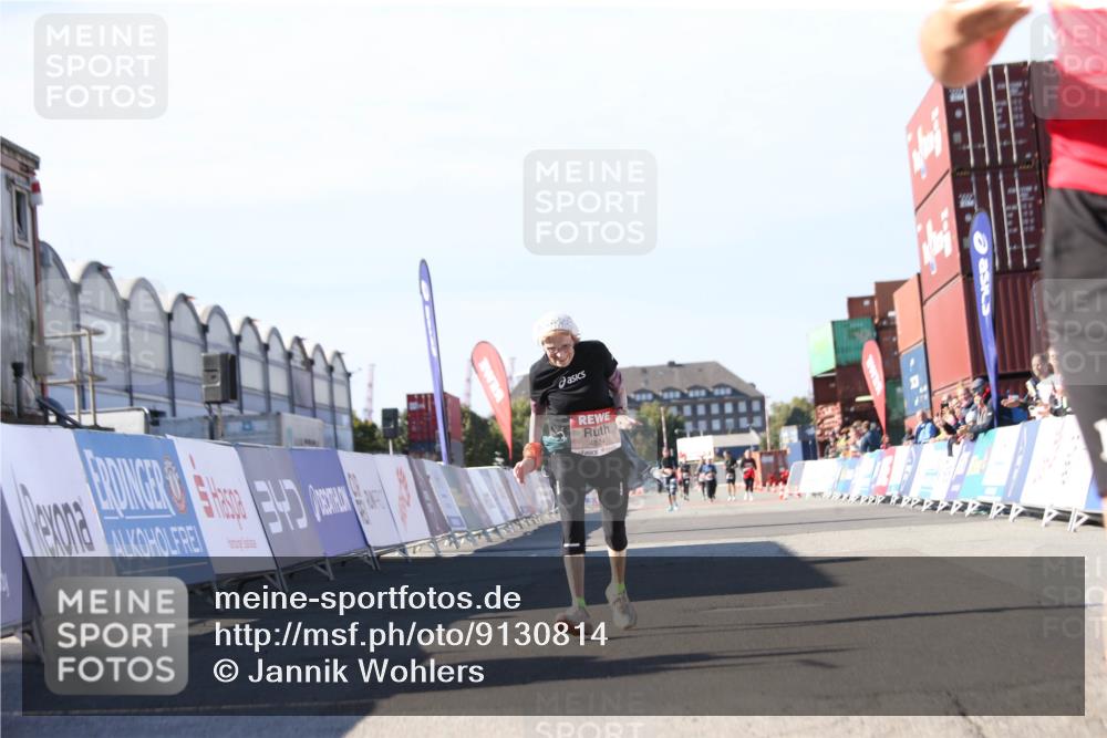 03.10.2025 - Köhlbrandbrückenlauf Jannik Wohlers http://msf.ph/oto/9130814 03.10.2025 13:48:18 Ziel 4824, 5735, 6164, 6165 meine-sportfotos.de