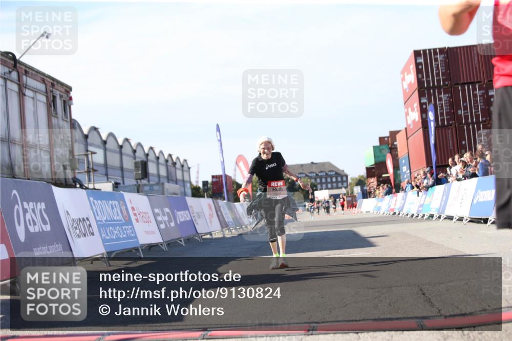 03.10.2025 - Köhlbrandbrückenlauf Jannik Wohlers http://msf.ph/oto/9130824 03.10.2025 13:48:19 Ziel 4824, 5735, 6164, 6165 meine-sportfotos.de