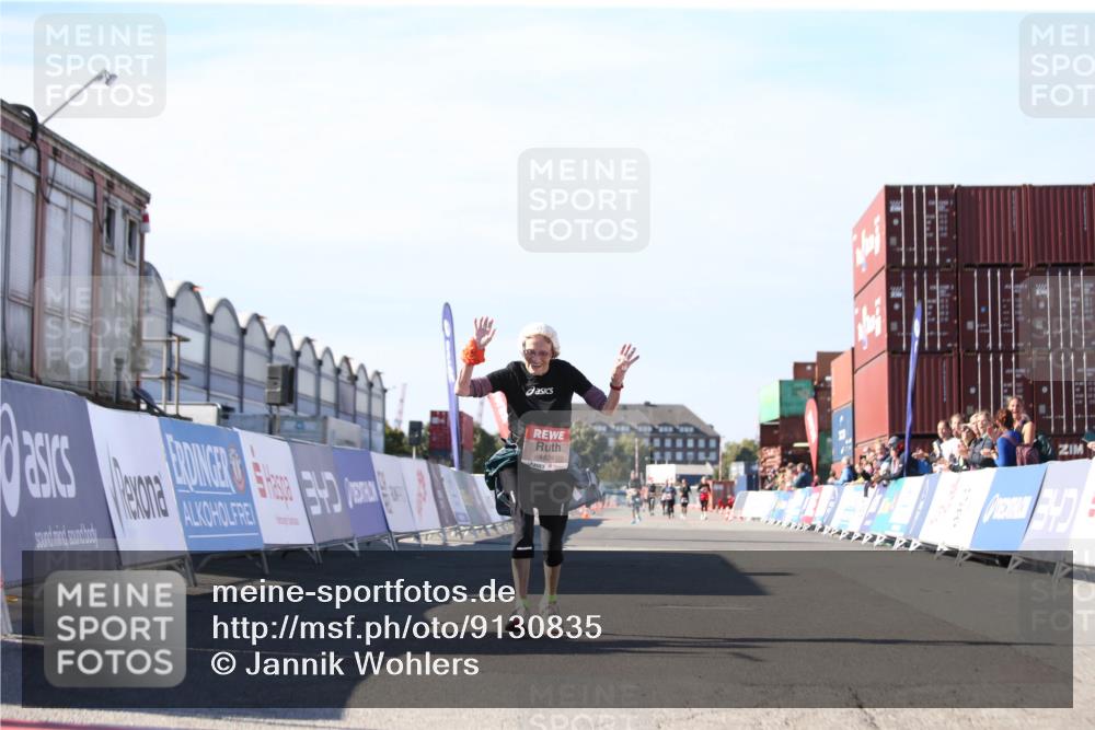03.10.2025 - Köhlbrandbrückenlauf Jannik Wohlers http://msf.ph/oto/9130835 03.10.2025 13:48:19 Ziel 4824, 5735, 6164, 6165 meine-sportfotos.de