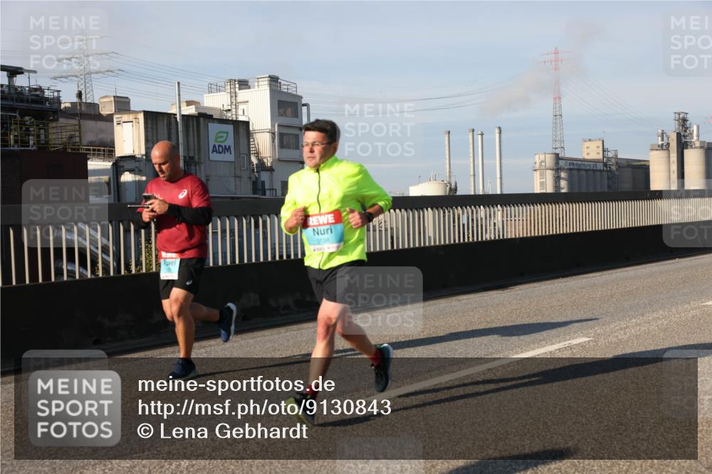 03.10.2025 - Köhlbrandbrückenlauf Lena Gebhardt http://msf.ph/oto/9130843 03.10.2025 09:49:42 Position 2 3198 meine-sportfotos.de