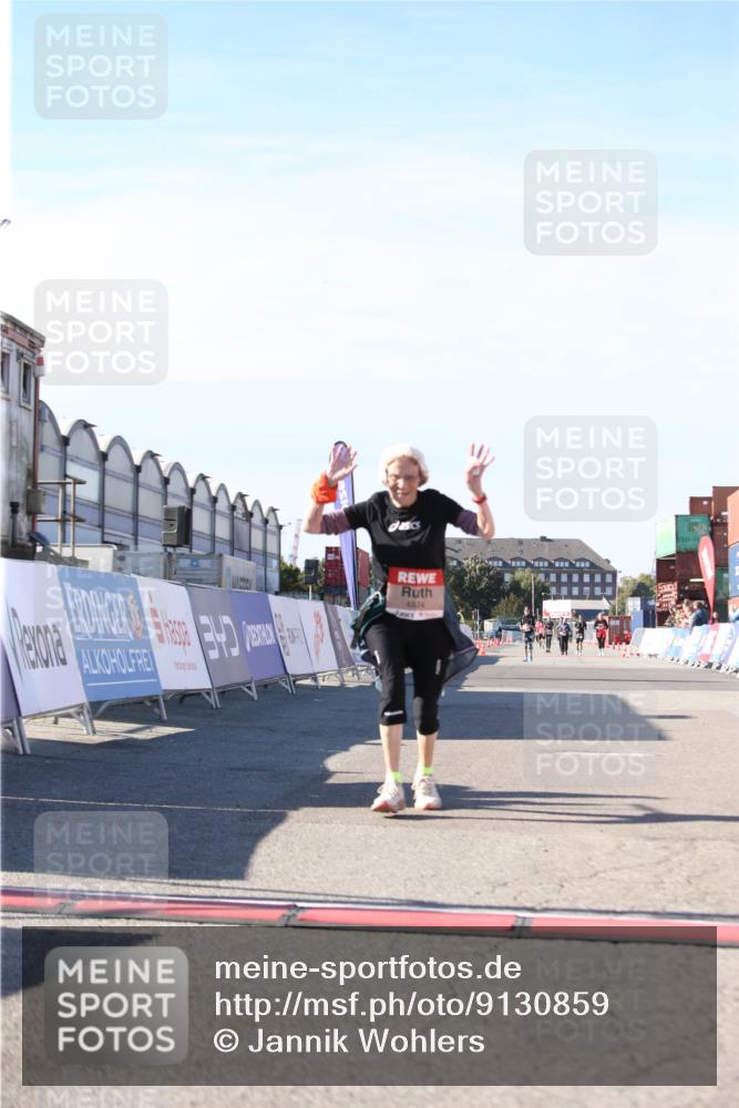03.10.2025 - Köhlbrandbrückenlauf Jannik Wohlers http://msf.ph/oto/9130859 03.10.2025 13:48:20 Ziel 4824, 5735, 6164, 6165 meine-sportfotos.de