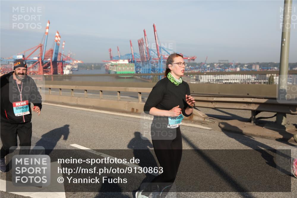03.10.2025 - Köhlbrandbrückenlauf Yannick Fuchs http://msf.ph/oto/9130863 03.10.2025 09:03:12 Position 2 2307, 2159 meine-sportfotos.de