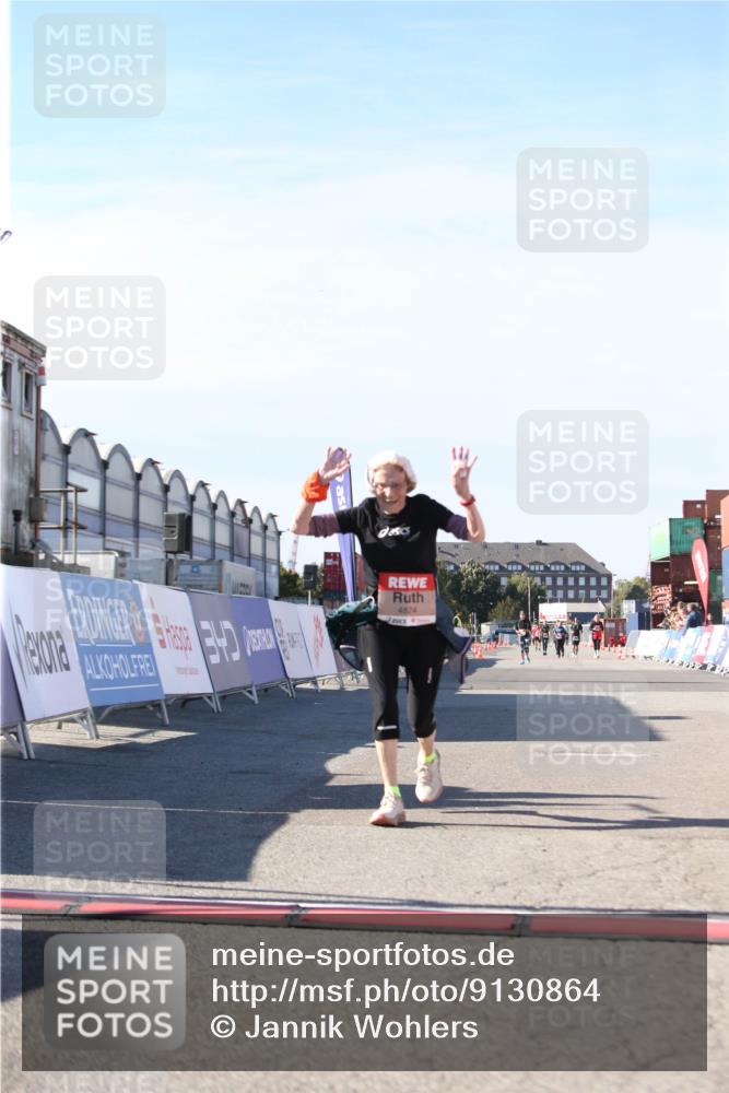 03.10.2025 - Köhlbrandbrückenlauf Jannik Wohlers http://msf.ph/oto/9130864 03.10.2025 13:48:20 Ziel 4824, 5735, 6164, 6165 meine-sportfotos.de