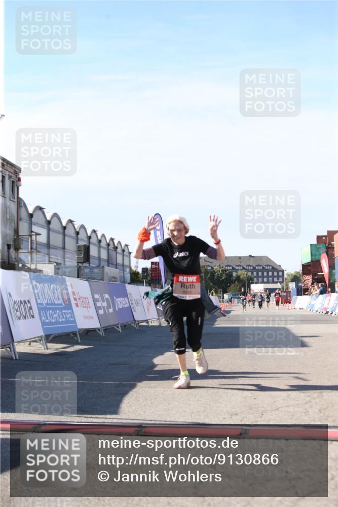 03.10.2025 - Köhlbrandbrückenlauf Jannik Wohlers http://msf.ph/oto/9130866 03.10.2025 13:48:20 Ziel 4824, 5735, 6164, 6165 meine-sportfotos.de