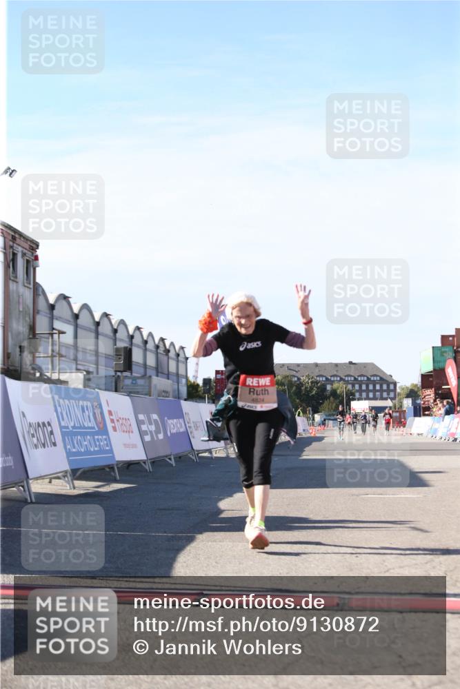 03.10.2025 - Köhlbrandbrückenlauf Jannik Wohlers http://msf.ph/oto/9130872 03.10.2025 13:48:20 Ziel 4824, 5735, 6164, 6165 meine-sportfotos.de