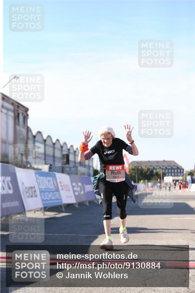 03.10.2025 - Köhlbrandbrückenlauf Jannik Wohlers http://msf.ph/oto/9130884 03.10.2025 13:48:20 Ziel 4824, 5735, 6164, 6165 meine-sportfotos.de