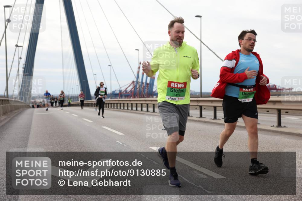 03.10.2025 - Köhlbrandbrückenlauf Lena Gebhardt http://msf.ph/oto/9130885 03.10.2025 16:06:42 Position 2 7479, 9551 meine-sportfotos.de