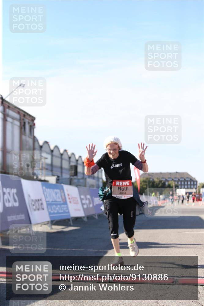03.10.2025 - Köhlbrandbrückenlauf Jannik Wohlers http://msf.ph/oto/9130886 03.10.2025 13:48:20 Ziel 4824, 5735, 6164, 6165 meine-sportfotos.de