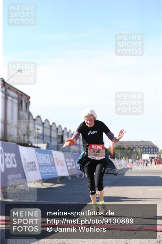 03.10.2025 - Köhlbrandbrückenlauf Jannik Wohlers http://msf.ph/oto/9130889 03.10.2025 13:48:20 Ziel 4824, 5735, 6164, 6165 meine-sportfotos.de