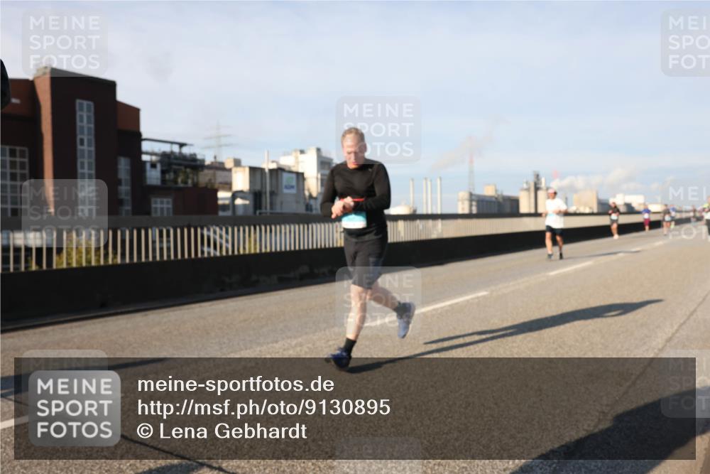 03.10.2025 - Köhlbrandbrückenlauf Lena Gebhardt http://msf.ph/oto/9130895 03.10.2025 09:49:44 Position 2  meine-sportfotos.de