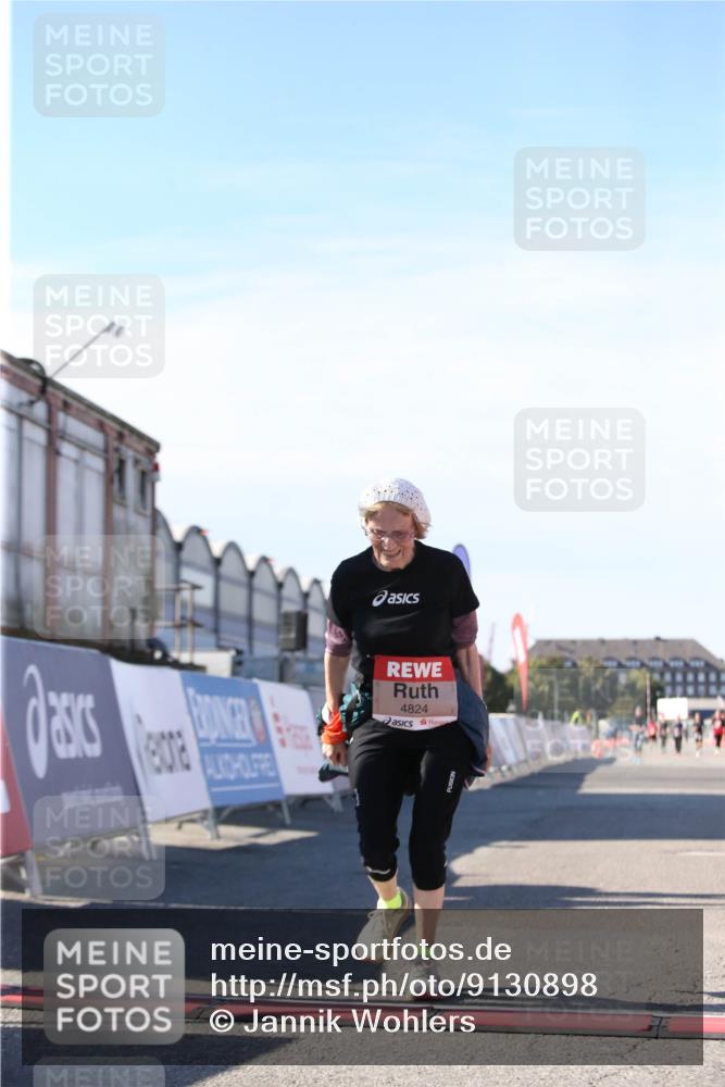 03.10.2025 - Köhlbrandbrückenlauf Jannik Wohlers http://msf.ph/oto/9130898 03.10.2025 13:48:21 Ziel 4824, 5735, 6164, 6165 meine-sportfotos.de