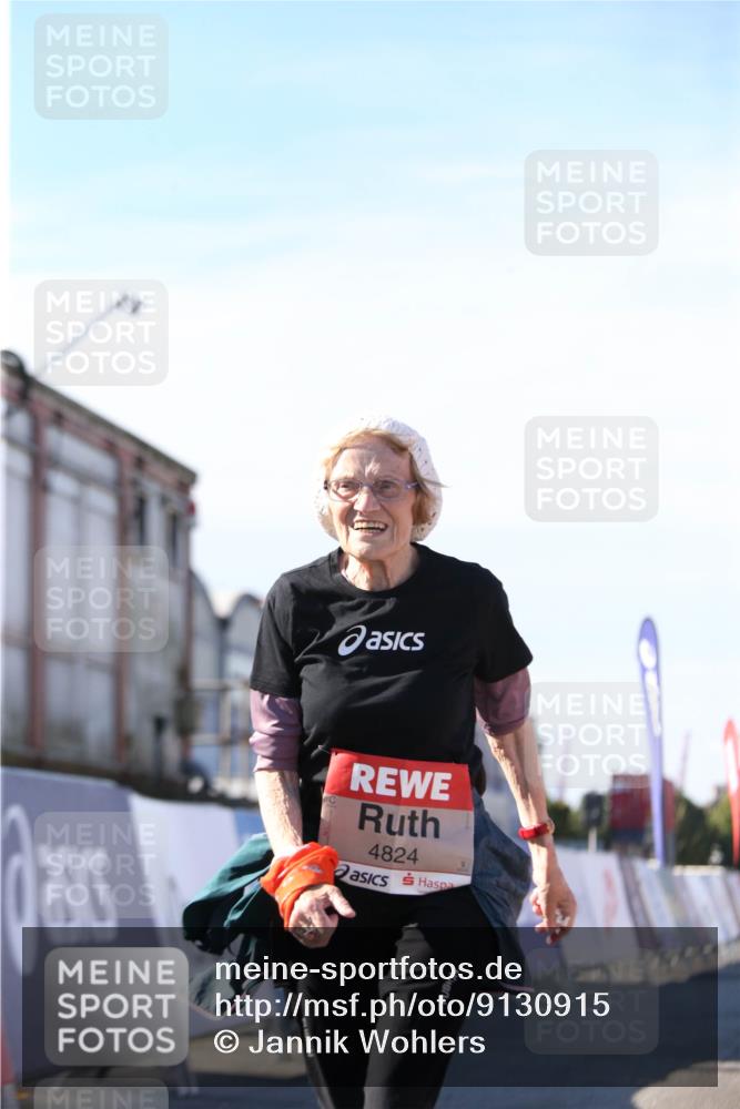 03.10.2025 - Köhlbrandbrückenlauf Jannik Wohlers http://msf.ph/oto/9130915 03.10.2025 13:48:21 Ziel 4824, 5735, 6164, 6165 meine-sportfotos.de