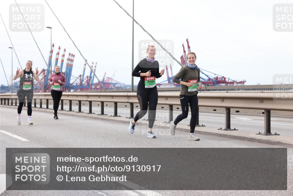 03.10.2025 - Köhlbrandbrückenlauf Lena Gebhardt http://msf.ph/oto/9130917 03.10.2025 16:06:52 Position 2 8147 meine-sportfotos.de