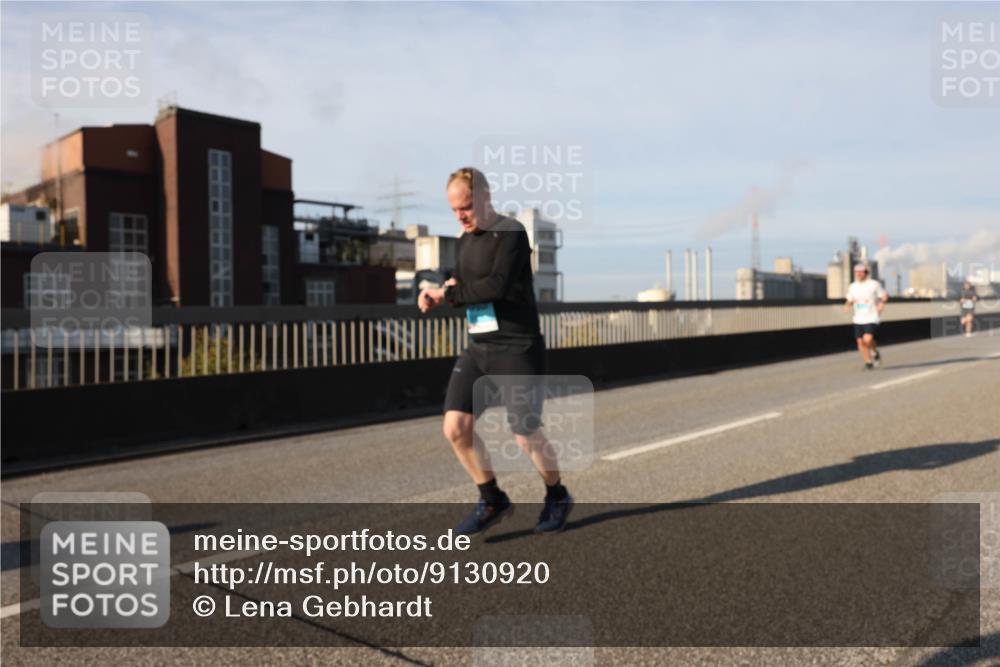 03.10.2025 - Köhlbrandbrückenlauf Lena Gebhardt http://msf.ph/oto/9130920 03.10.2025 09:49:44 Position 2  meine-sportfotos.de