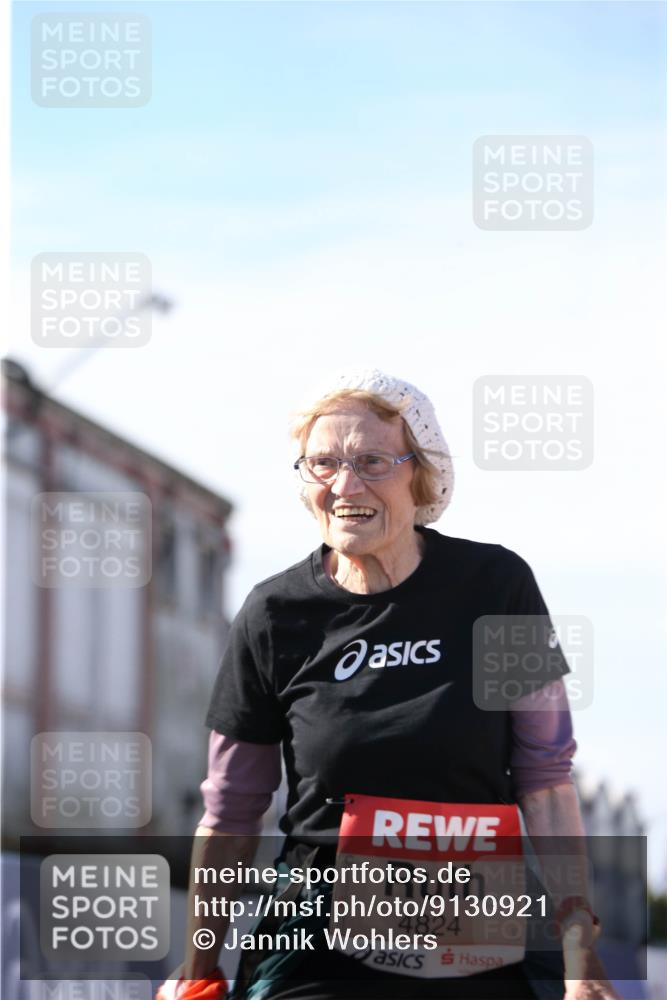 03.10.2025 - Köhlbrandbrückenlauf Jannik Wohlers http://msf.ph/oto/9130921 03.10.2025 13:48:22 Ziel 4824, 5735, 6164, 6165 meine-sportfotos.de