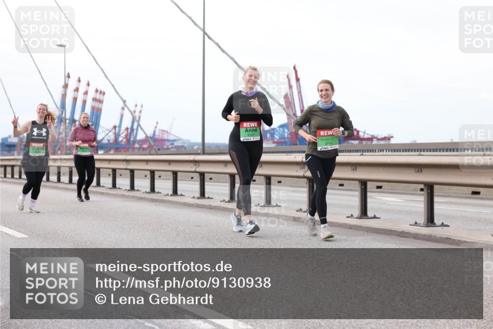 03.10.2025 - Köhlbrandbrückenlauf Lena Gebhardt http://msf.ph/oto/9130938 03.10.2025 16:06:53 Position 2 8147, 9714 meine-sportfotos.de